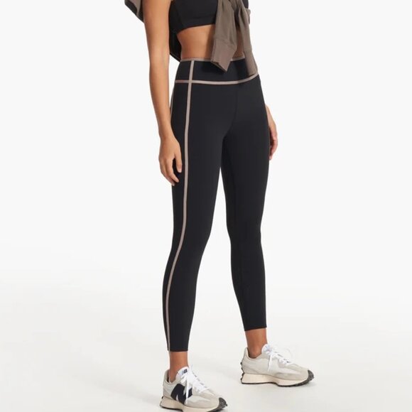 NEW: VUORI ✨ The Daily Piper Performance Legging ✨ Black and Tan ✨ Medium - Picture 1 of 11